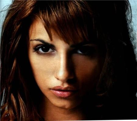 la belle monica cruz